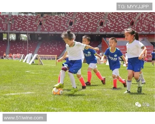 基尔梅斯与全男孩竞技的激烈对决展现足球魅力与战术智慧